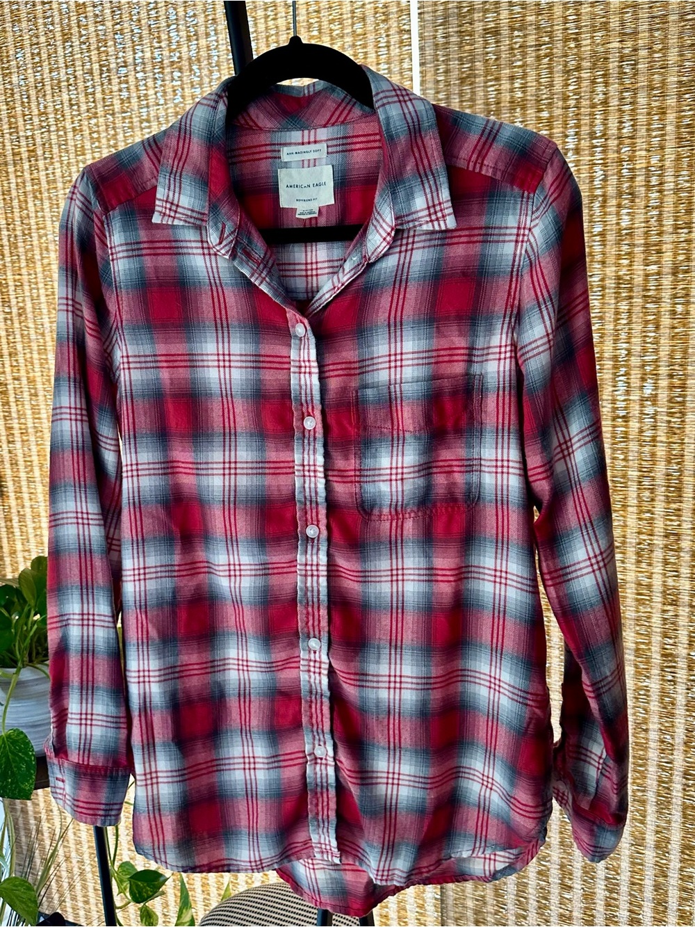 American Eagle Outfitters Red Gray Plaid Button-Down Flannel Shirt